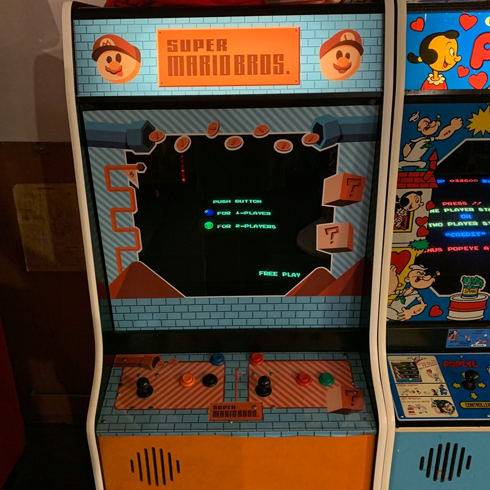 Play Arcade VS. Super Mario Bros Online in your browser 